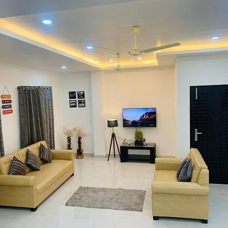 White Orchid, Unique & Stylish, Executive 2Bhk. Daire Guwahati Dış mekan fotoğraf