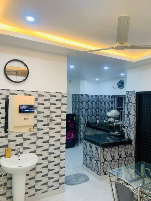 White Orchid, Unique & Stylish, Executive 2Bhk. Daire Guwahati Dış mekan fotoğraf